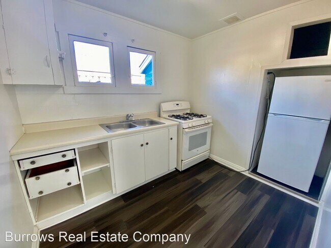 Foto del edificio - 1 br, 1 bath House - 277 W. Mission Avenue...