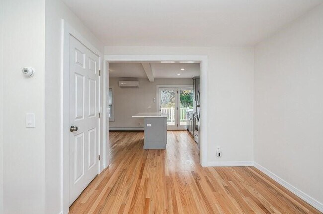 Foto del edificio - 63 Le Grande Ave