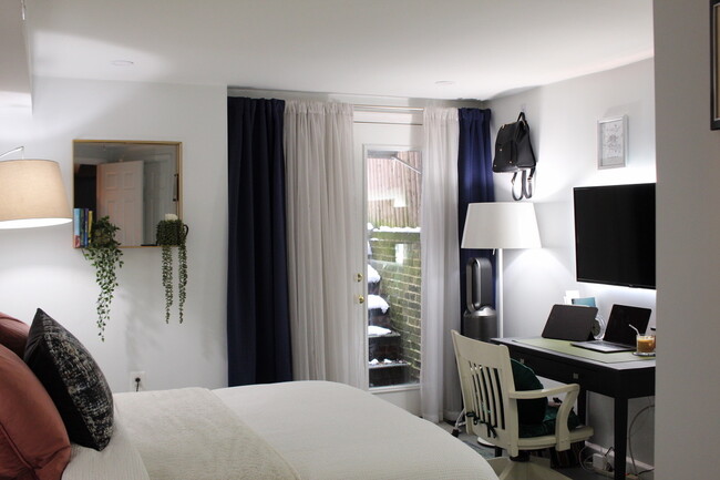 Foto del edificio - 3417 Brown St NW