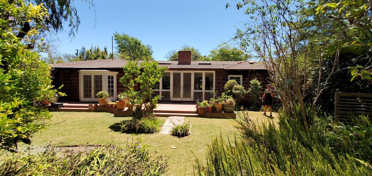 12041 Coyne St, Los Angeles, CA 90049 House Rental in Los Angeles, CA