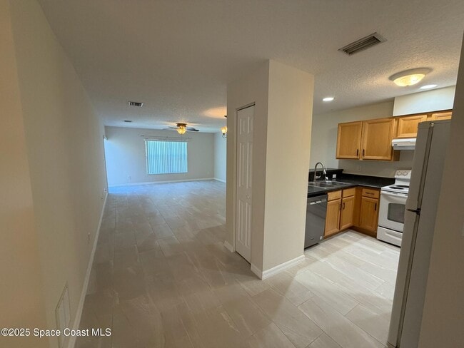 Building Photo - 1626 Mason Terrace