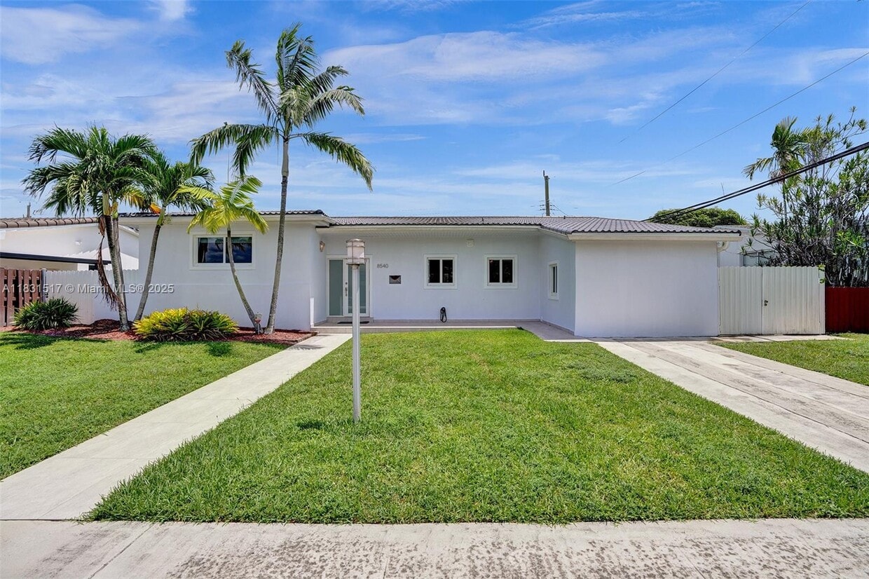 Primary Photo - 8540 SW 20th St