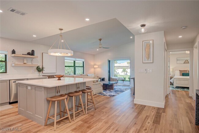 Foto del edificio - 577 98th Ave N