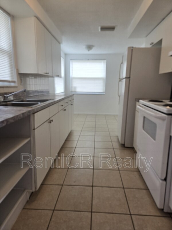 Foto del edificio - 4836 Flora Ave