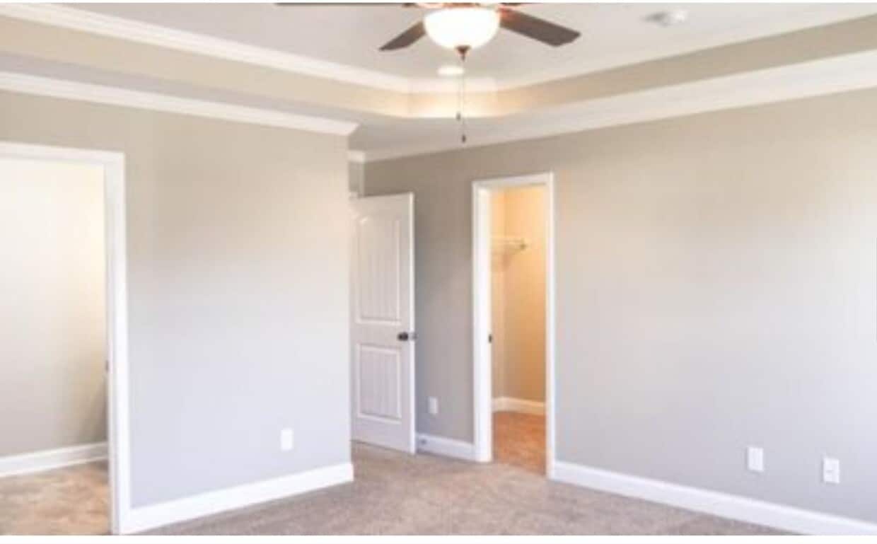 Primary Photo - NEW LISTING- 4 bd/ 2.5 ba located MINUTES ...