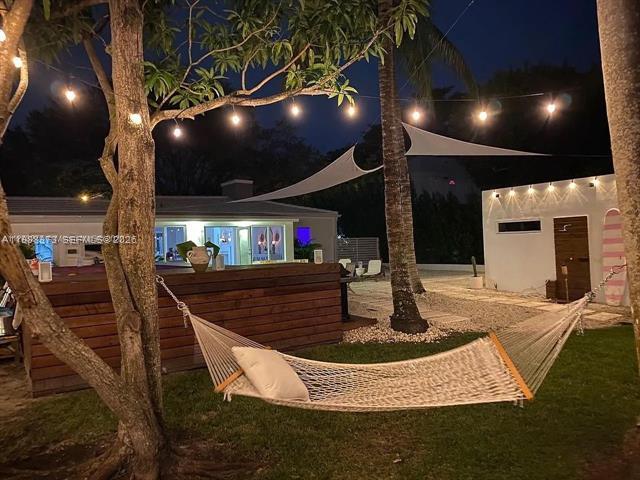 Foto del edificio - 256 NE 85th St