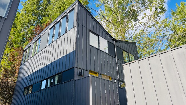 Foto del edificio - 11330 12th Ave NE