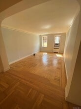 Building Photo - 57 Park Terrace W