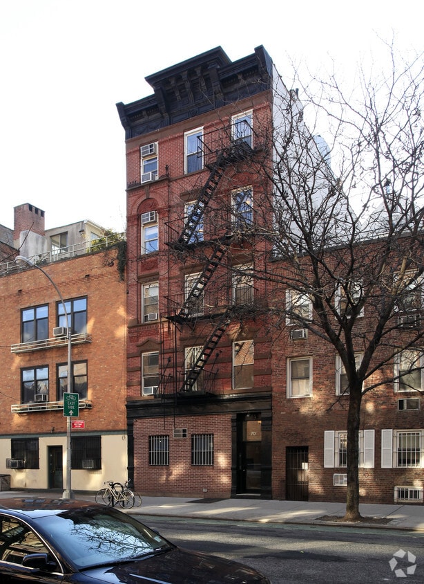 Building Photo - 70 Carmine St