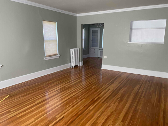 Foto del edificio - 2417 E 3rd St