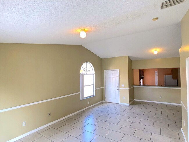 Foto del edificio - Move in Ready home in Kissimmee