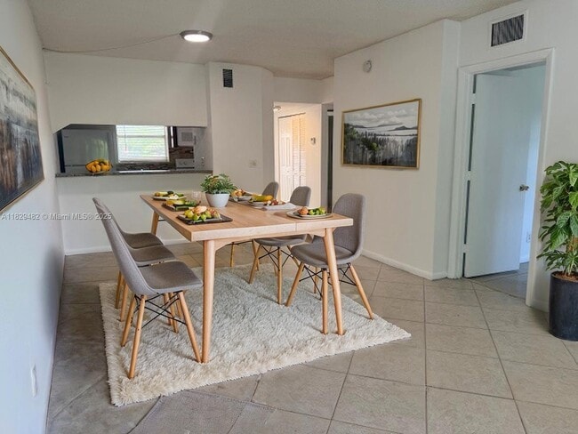 Foto del edificio - 3212 NW 102nd Terrace