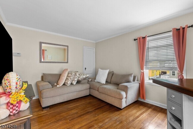 Foto del edificio - 4 Besler Ave