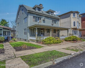 Building Photo - 637 Monroe Ave