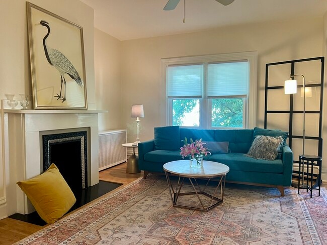 Mobiliario de lujo para sala de estar - 364 Lehigh Ave