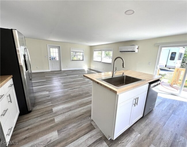 Foto del edificio - 19381 Durrance Rd