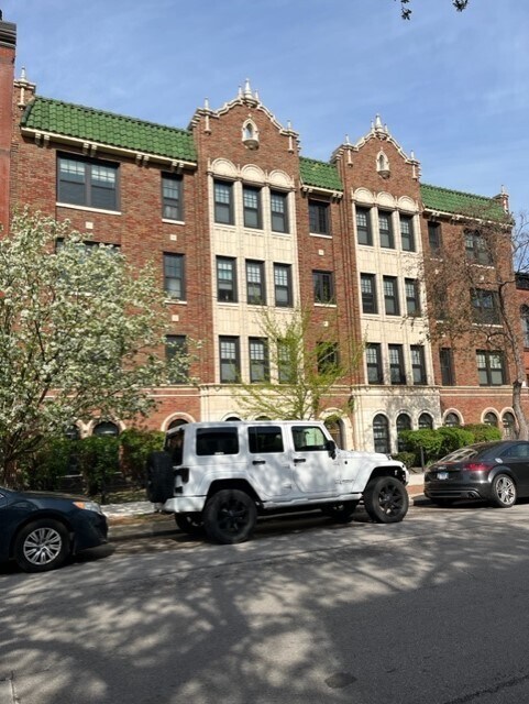Foto del edificio - 1824 N Lincoln Park
