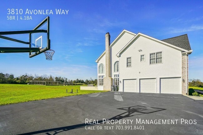 Building Photo - Gated Community, 10 Acres