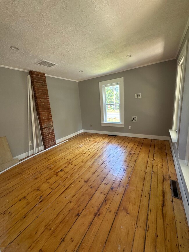 Building Photo - 136-138-138 Washington St