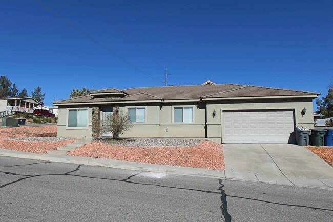 Building Photo - 2761 E 175 N