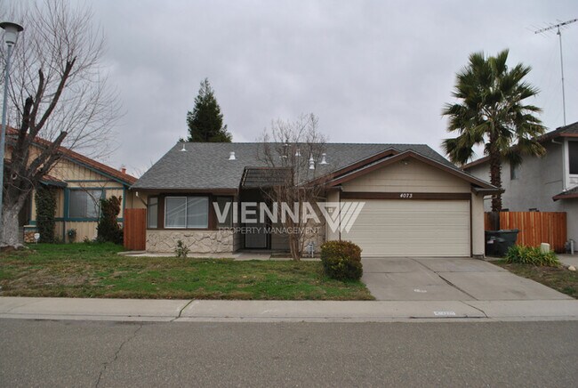 Building Photo - House for Rent in Antelope!