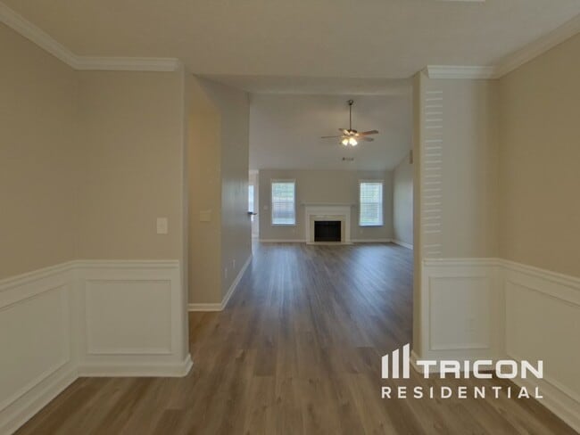 Building Photo - 912 Roxeywood Dr