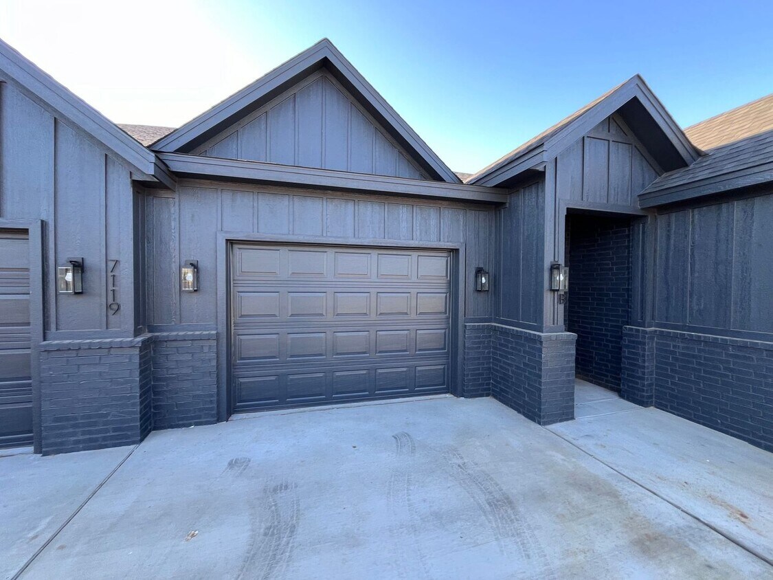 Foto principal - 7119 22nd St