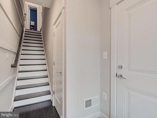 Building Photo - 22937 Sullivans Cove Sq