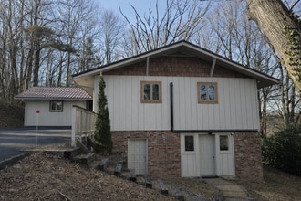 Building Photo - 120 Touchdown Dr