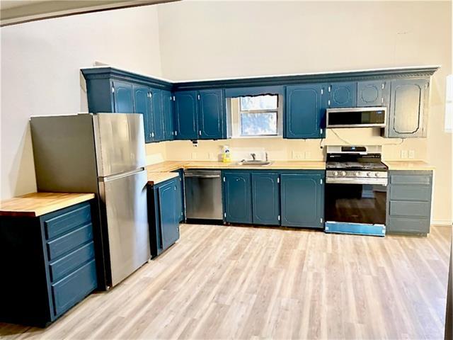 Building Photo - 609 N Mary St