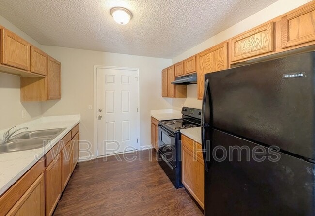 Building Photo - 2362 Johnson Ave