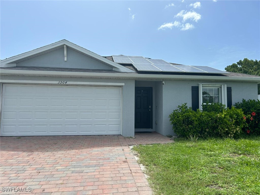 Foto principal - 3904 NE 8th Pl