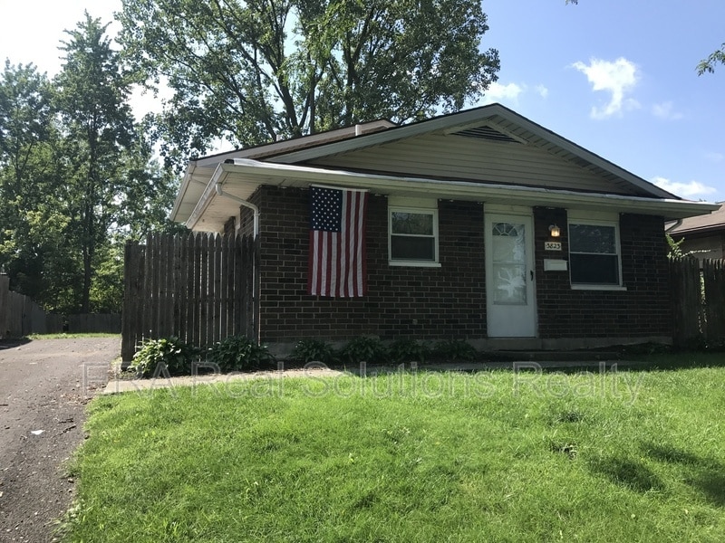 Primary Photo - 3823 Scales Dr