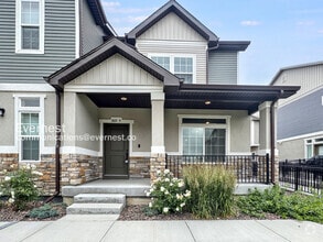 Building Photo - 3831 N Himalaya Rd
