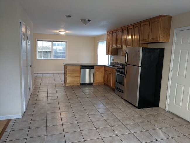 Building Photo - 50 Buchanan Ct
