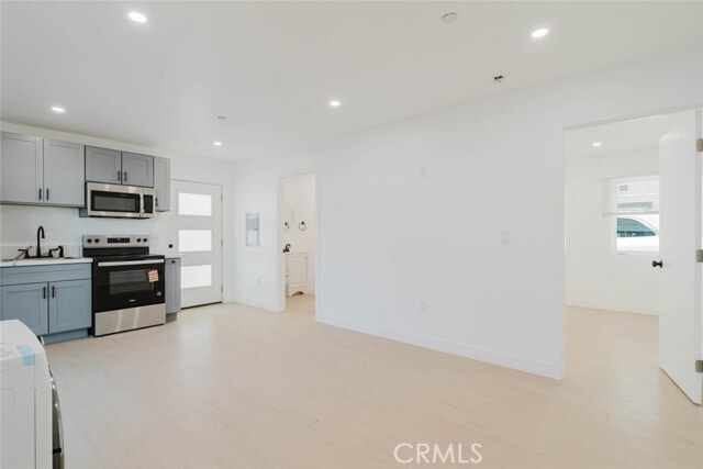 Building Photo - 5654 Cartwright Ave