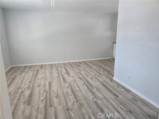 Foto del edificio - 765 Iris Dr
