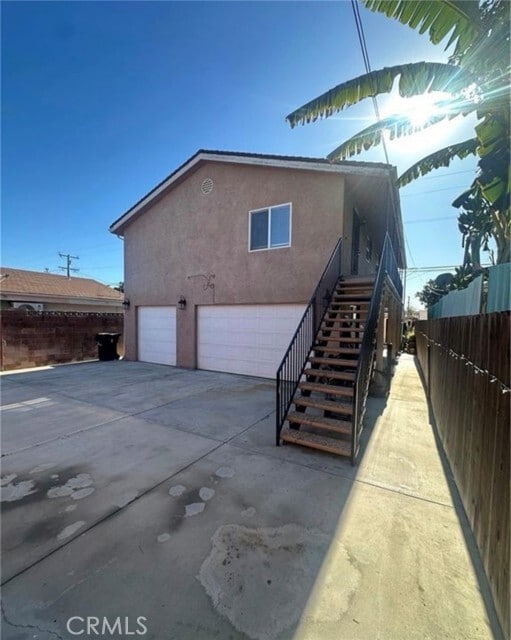 Building Photo - 1230 E 68th St