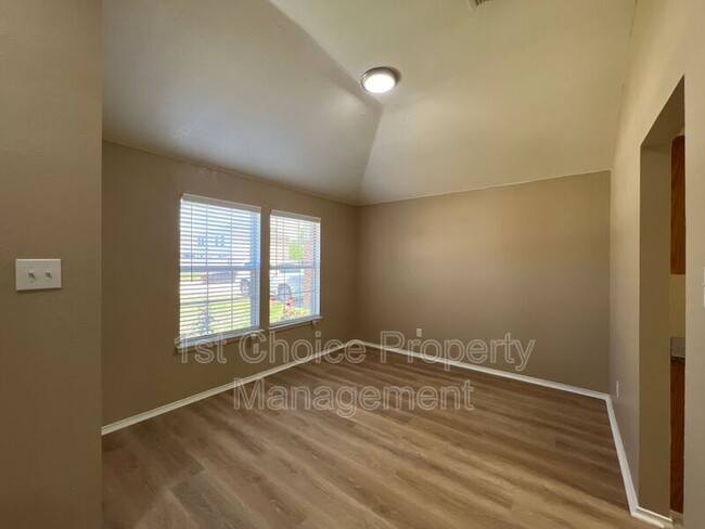 Foto del edificio - 5432 Beaver Ridge Dr