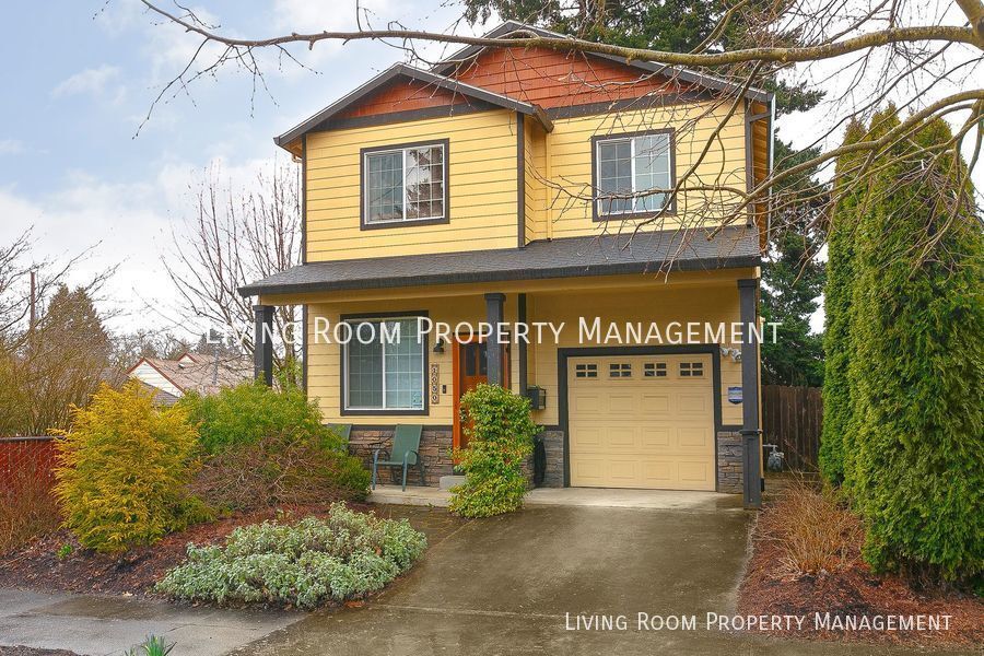 Primary Photo - Stunning Montavilla Townhome With Newly Re...