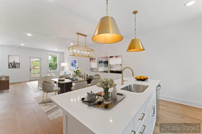 Foto del edificio - 2033 Maple View Ln