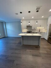 Building Photo - 18 Artisan Dr