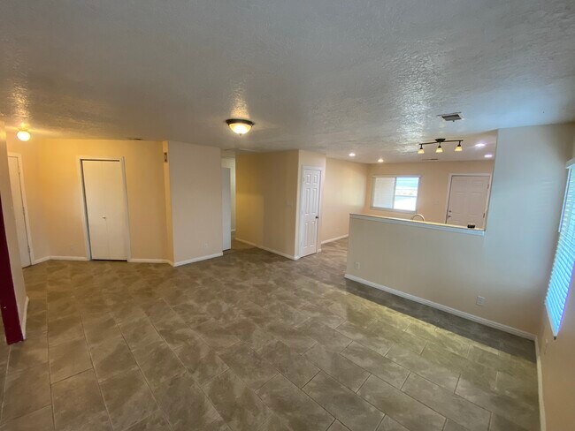 Foto del edificio - 1202 Villa Rd SE