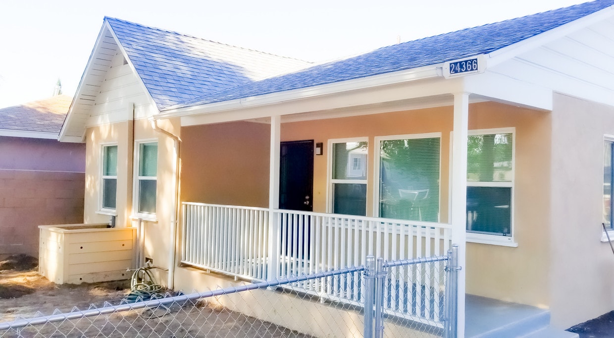 Primary Photo - 24366 Chestnut St