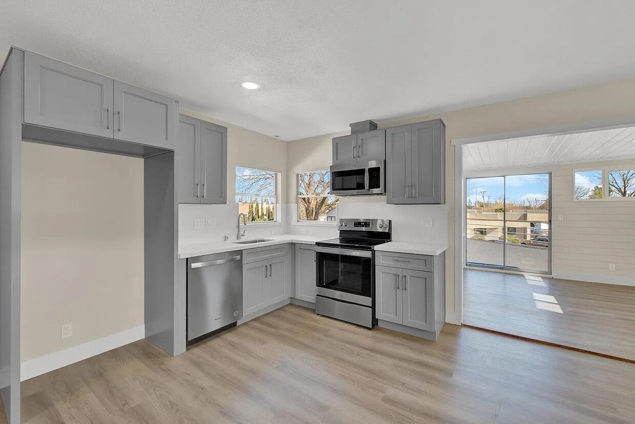 Primary Photo - Downtown Vacaville 1Bed/1Bath