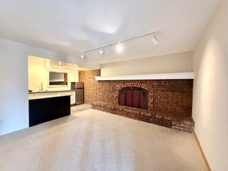 Foto principal - 301 W Mangrum Dr