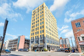 Building Photo - 601 Bangs Ave