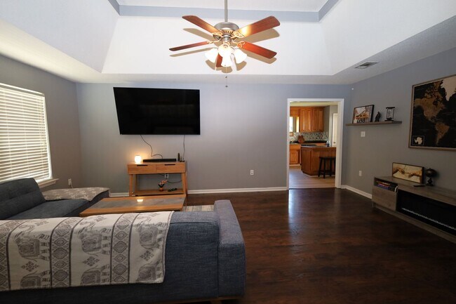 Foto del edificio - 500 Bryson Cir