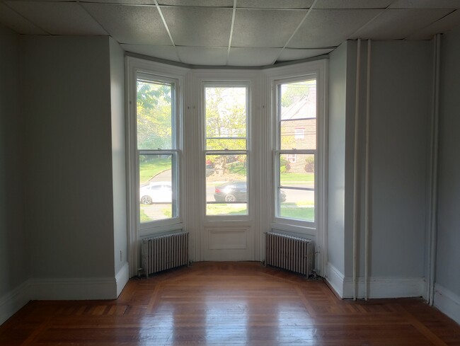 Building Photo - 330 Franklin Pl