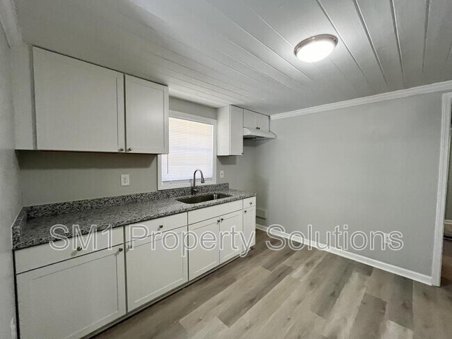 Foto del edificio - 871 W 11th St